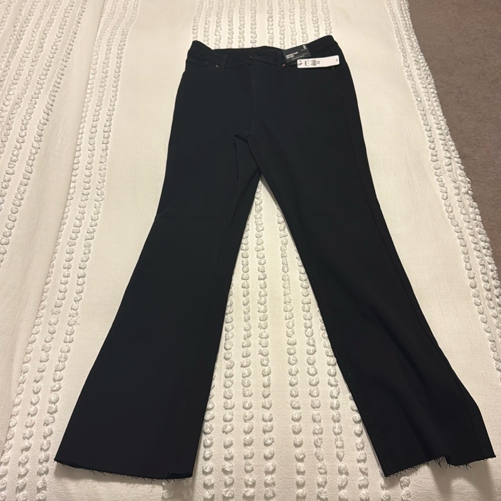NWT Expresss cropped flares in black with raw hem